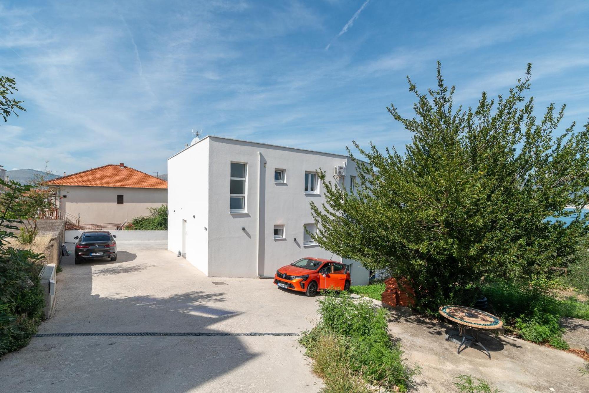 Lotus Apartman *