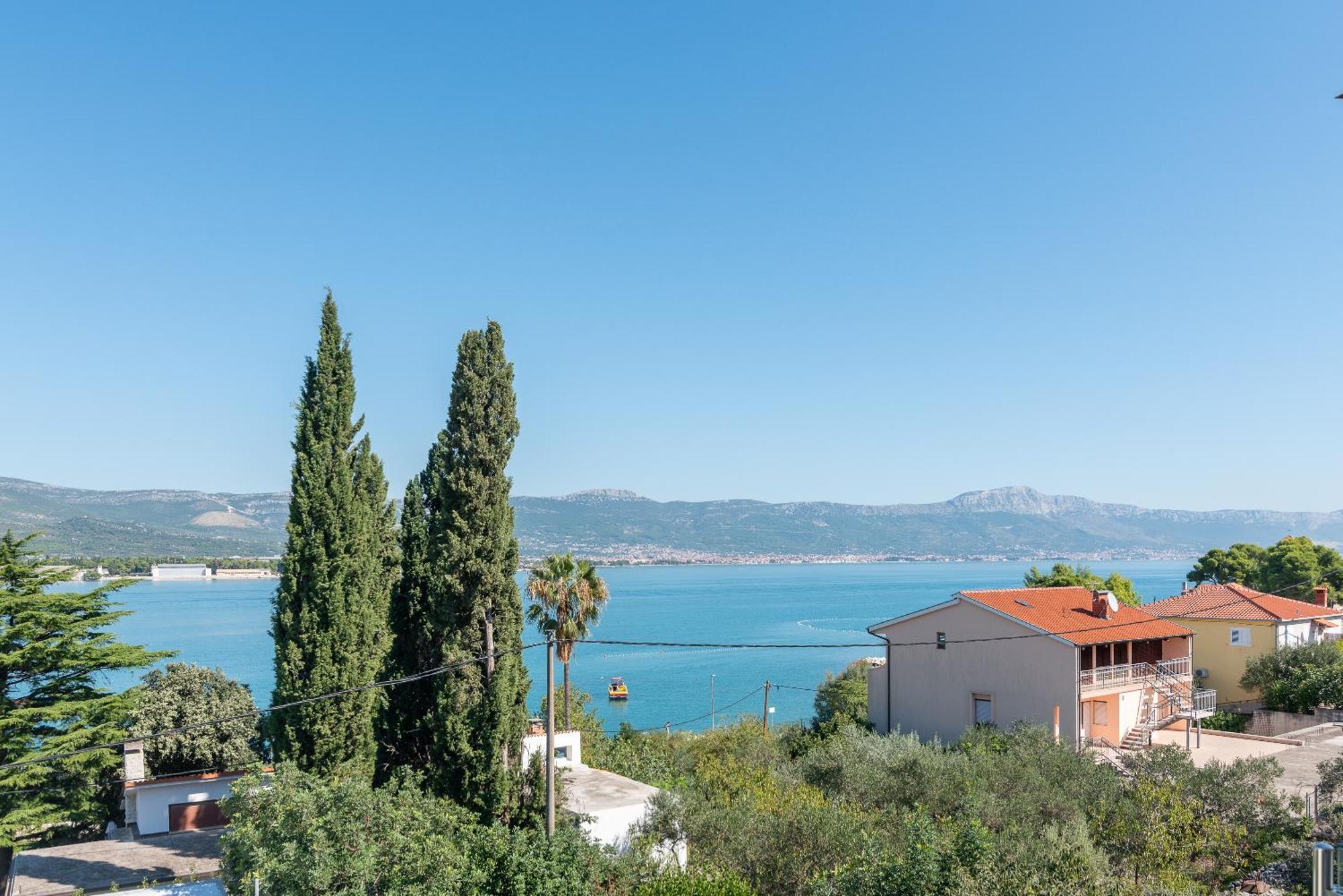 Lotus Trogir
